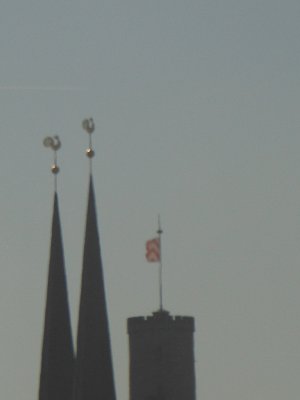 Neustädter Marienkirche mit Sparrenburg vom Neuen Rathaus gesehen